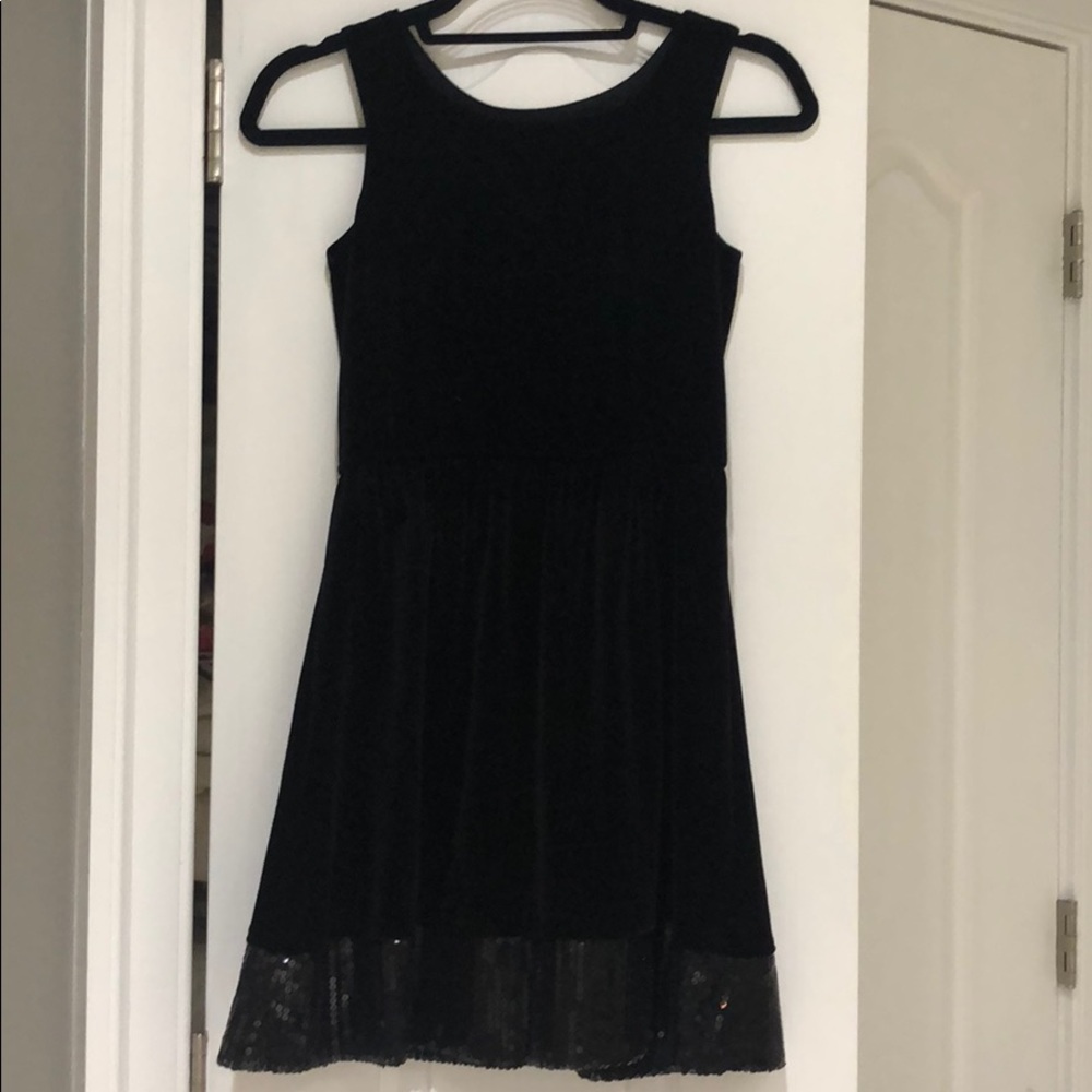 ⭐️⭐️👗VELVET AQUA BLACK SEQUINED BOTTOM DRESS!!